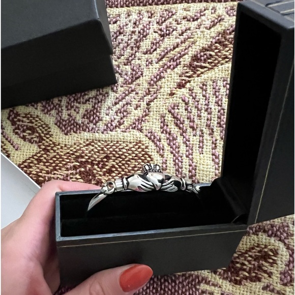 Claddagh Bangle in Stainless Steel - 7.5" - Picture 2 of 3